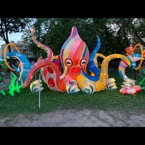 Meet your Posher, Leontyne